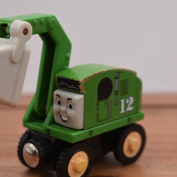 Thomas & Friends The Train ALFIE THE EXCAVATOR Take N Play Diecast Metal 2004 - Picture 3 of 7